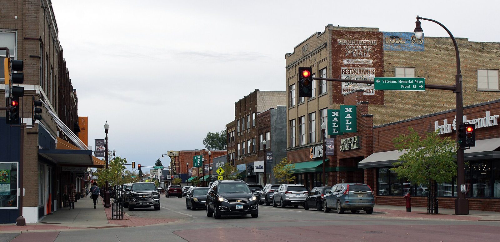 Washington Avenue at Front Street in downtown Detroit Lakes.